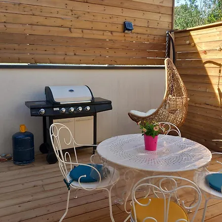 L'hirondelle En Auvergne