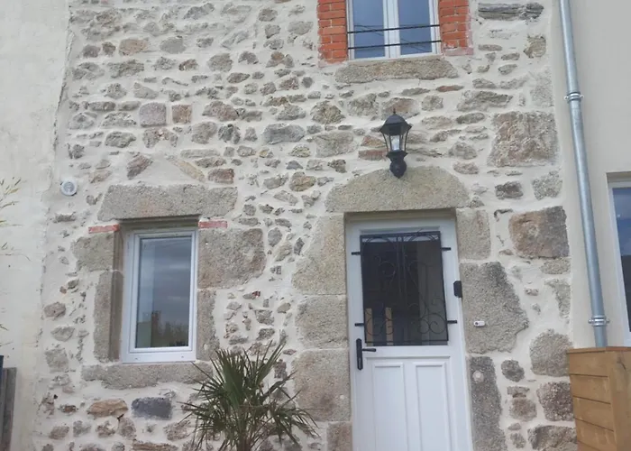 L'hirondelle En Auvergne Holiday home *